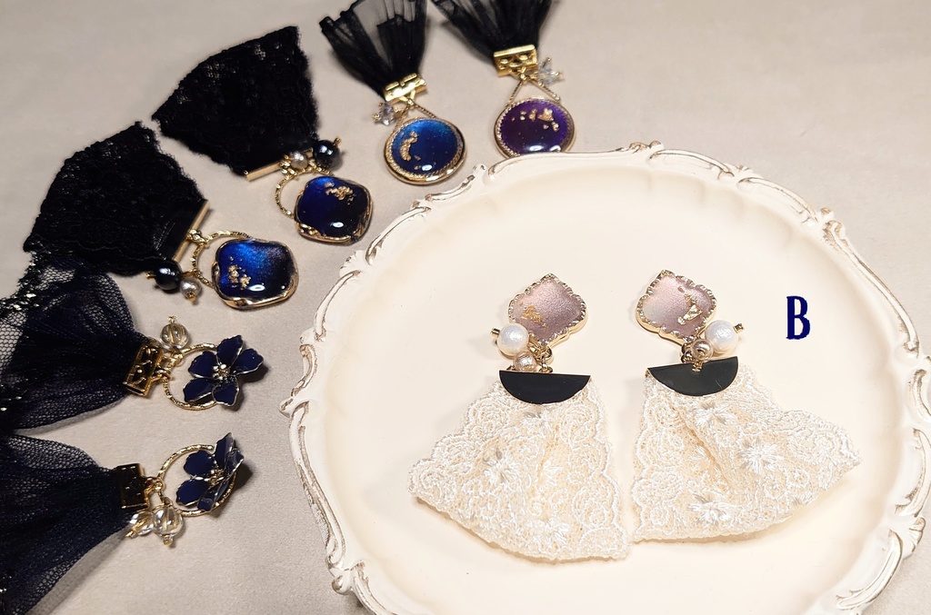 レースタッセルととリボンタッセルのピアス・イヤリング