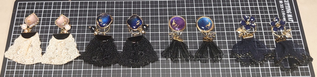 レースタッセルととリボンタッセルのピアス・イヤリング