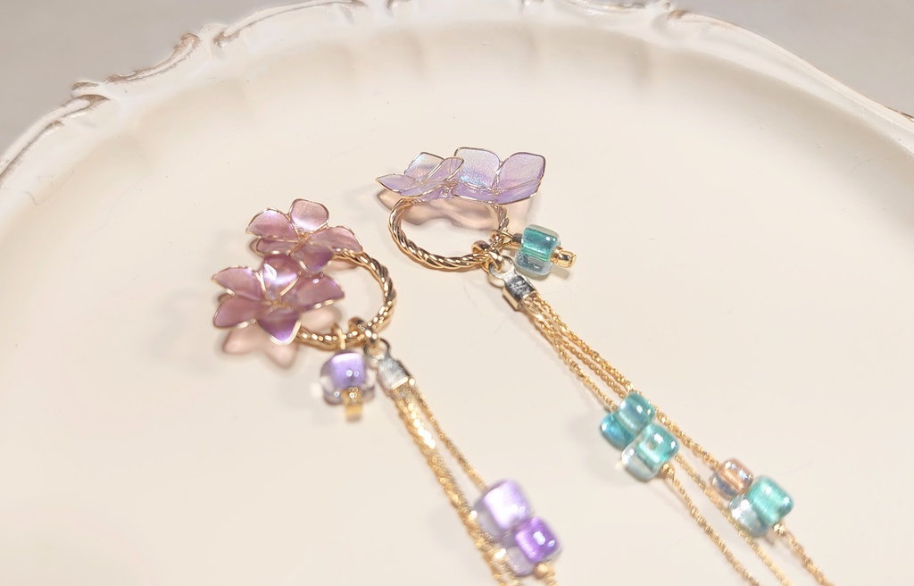 あじさいとすみれの耳飾り