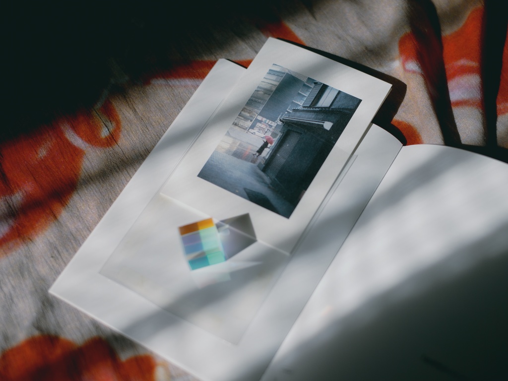 写真詩集zine「始発電車のために朝は生まれた」