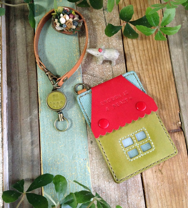 ドアとおうちのパスケース