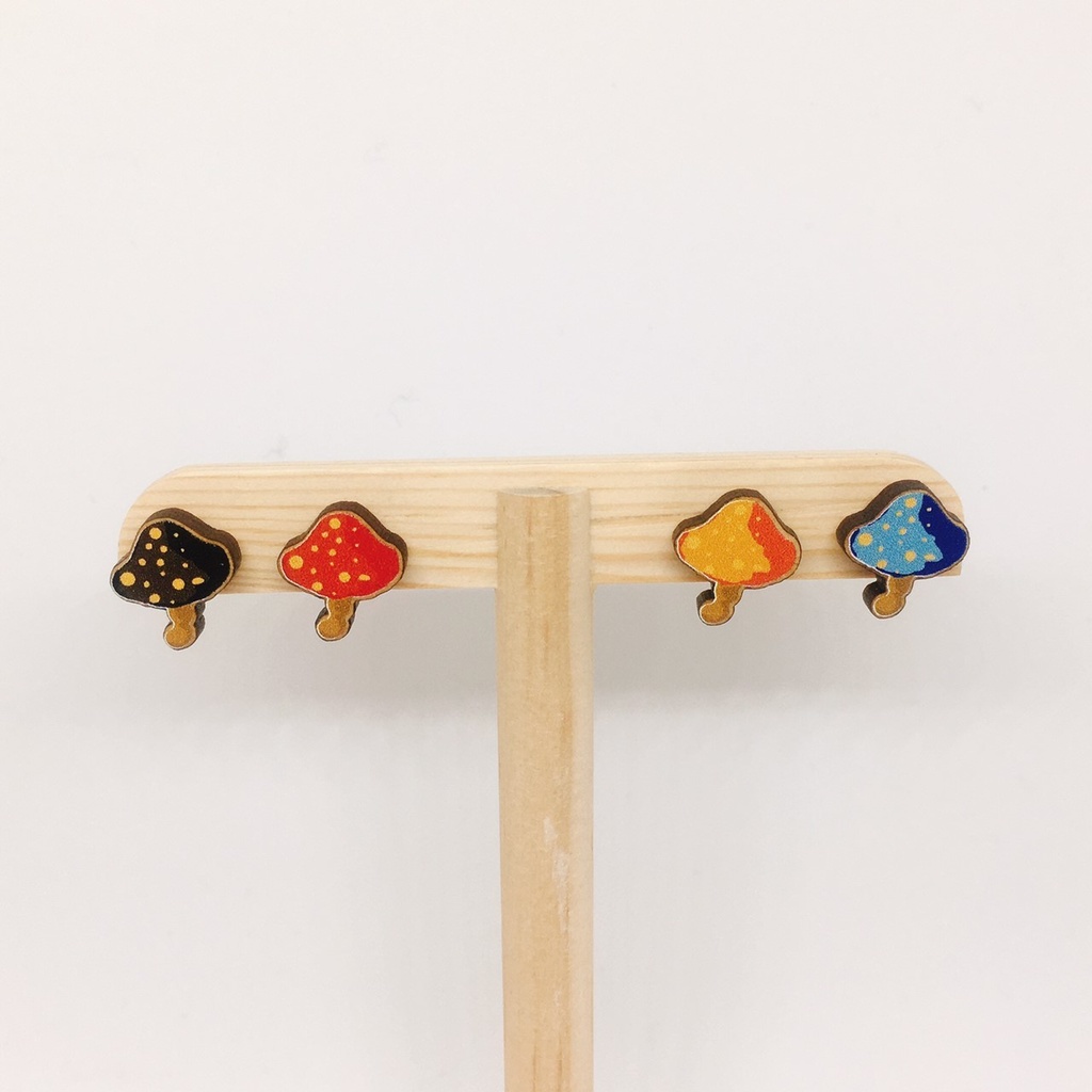 きのこ素材のピアス/イヤリング