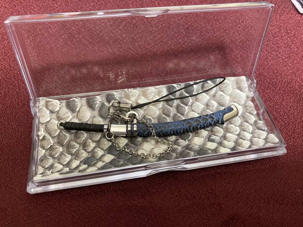 手作り日本刀ストラップ「縹雪」