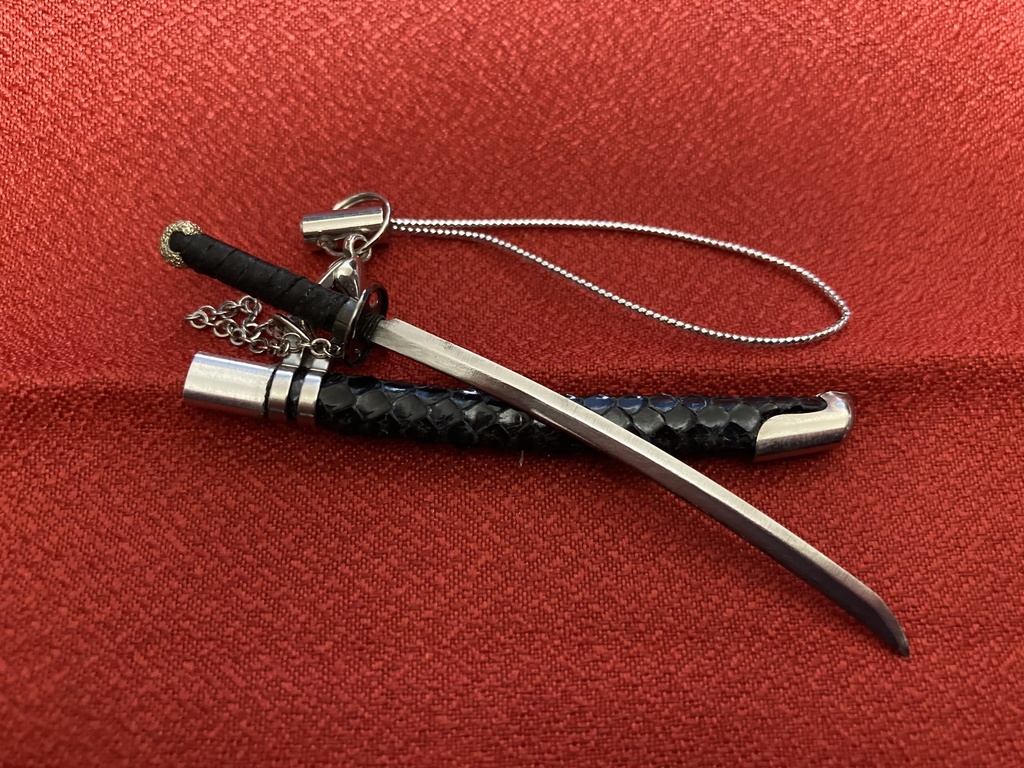 手作り刀日本刀ストラップ 蛇革鞘(希少レザー)