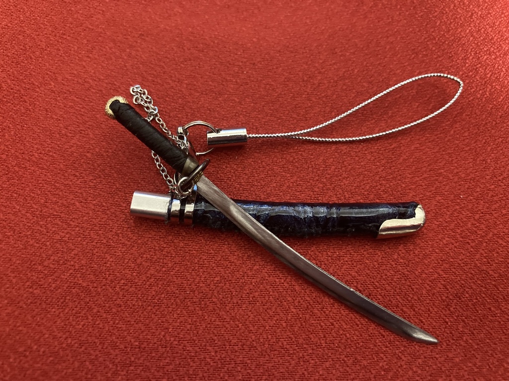 手作り日本刀ストラップ エナメルコート革鞘