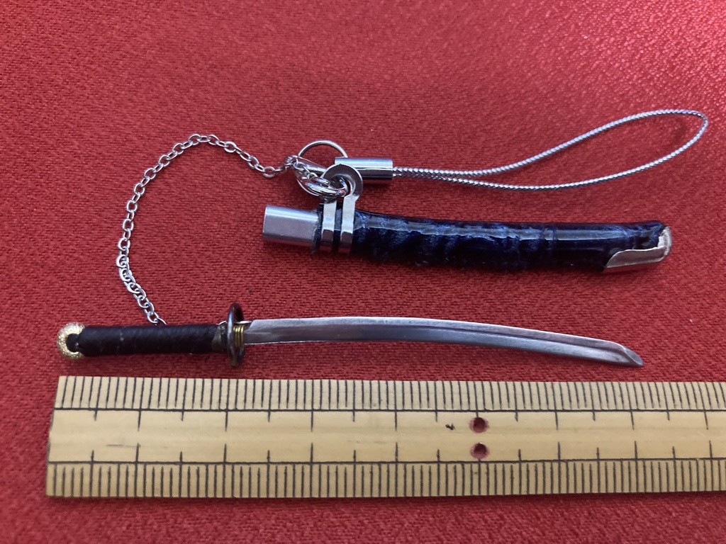 手作り日本刀ストラップ エナメルコート革鞘