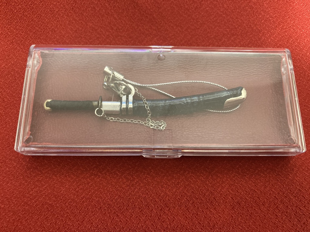 手作り日本刀ストラップ エナメルコート革鞘