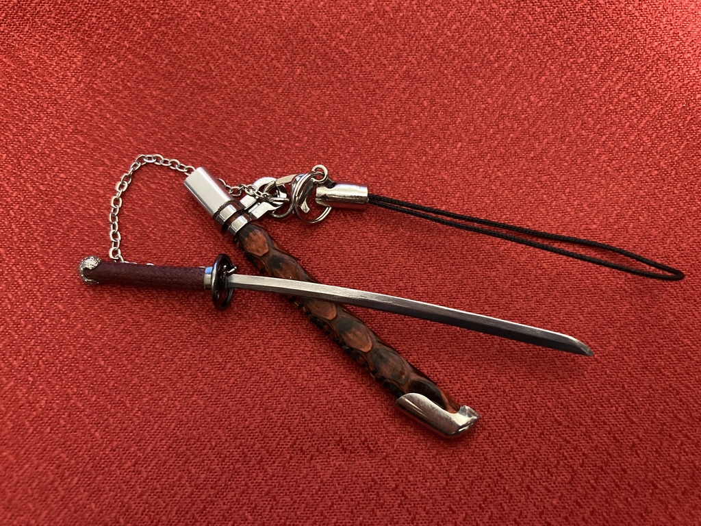 手作り刀日本刀ストラップ 蛇革朱艶鞘(希少レザー)