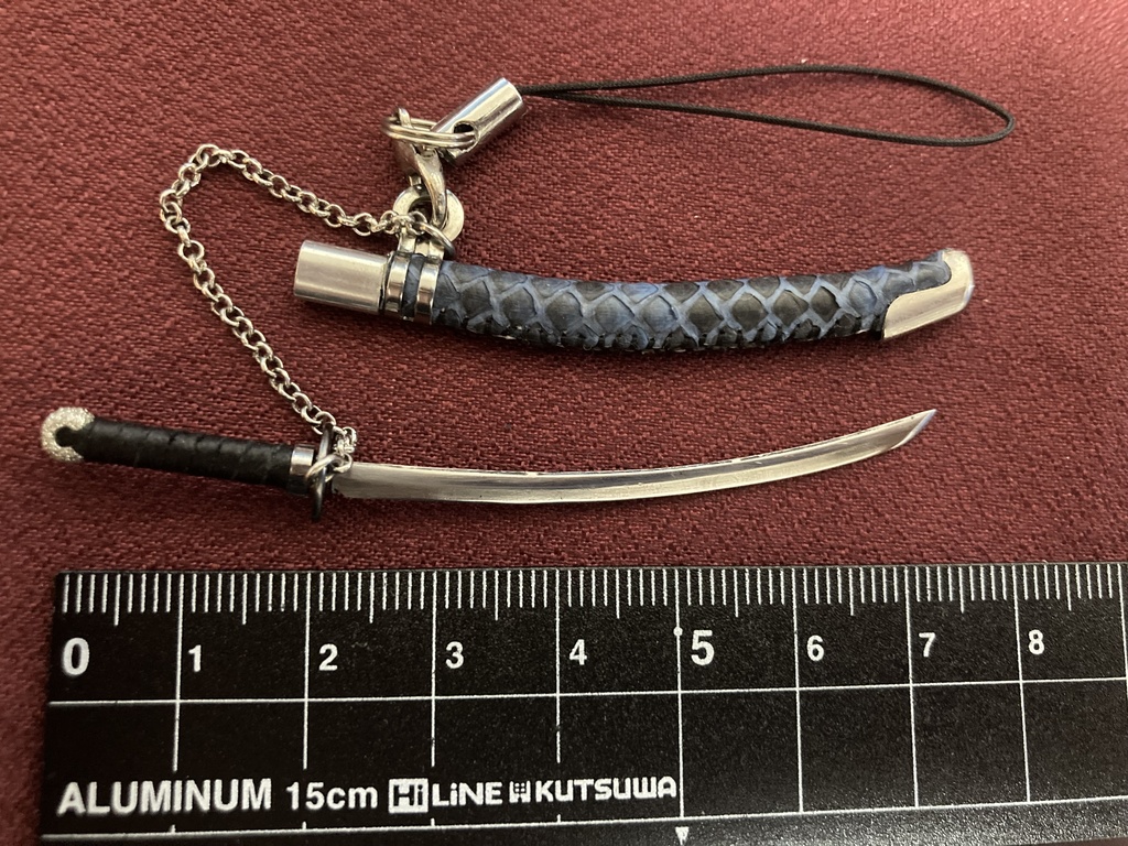 手作り刀日本刀ストラップ 真打縹蛇革(磨き布付)