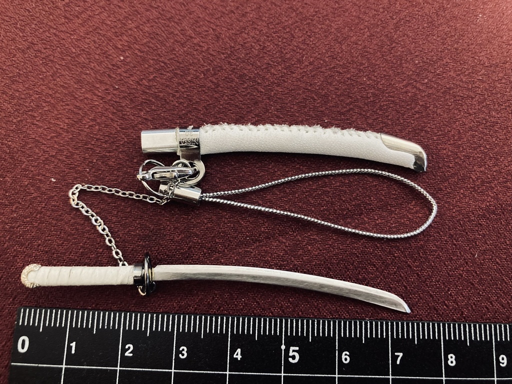 手作り日本刀ストラップ 白牛革鞘