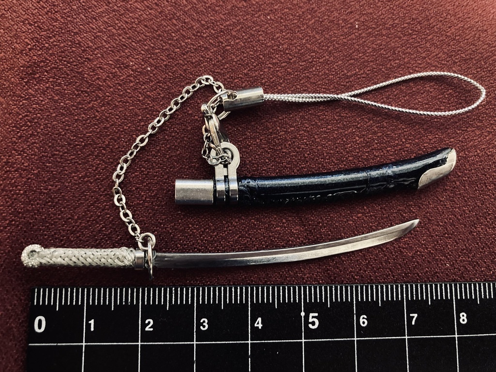 手作り日本刀ストラップ 紺牛エナメルコート革鞘