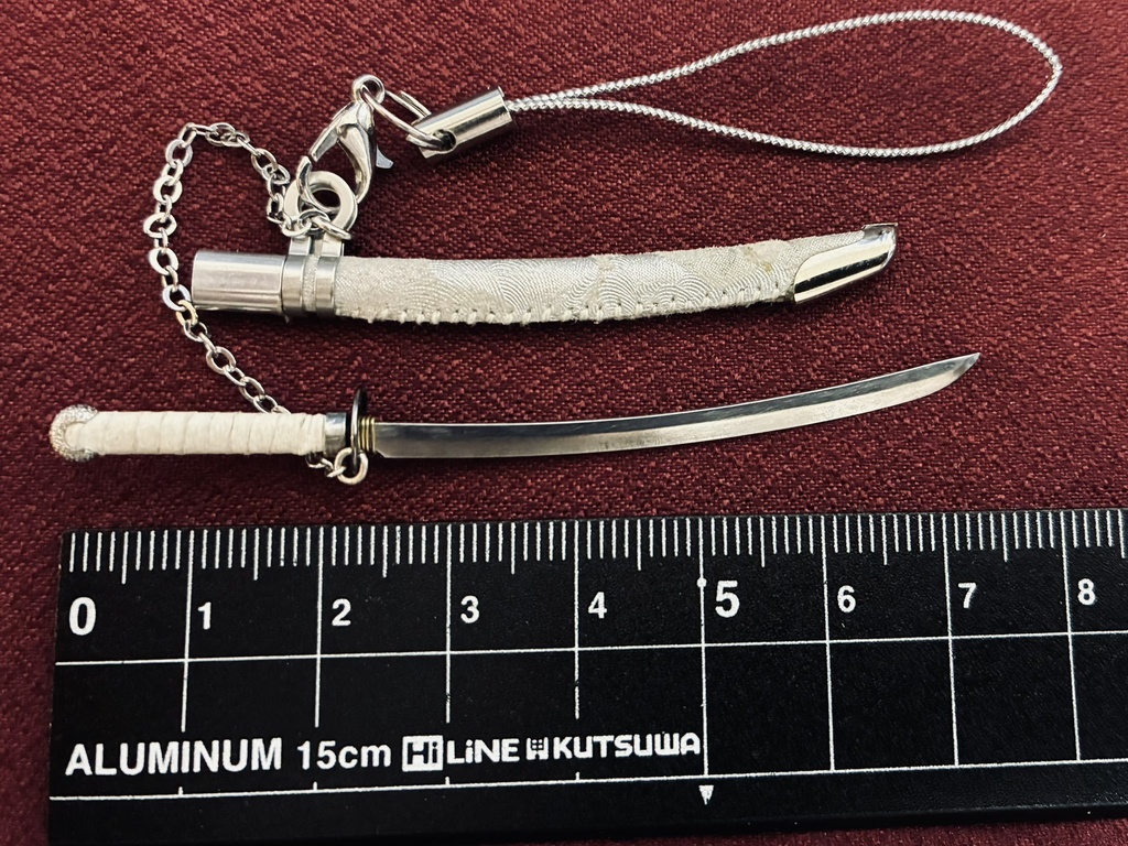 手作り日本刀ストラップ 白銀波柄豚革鞘