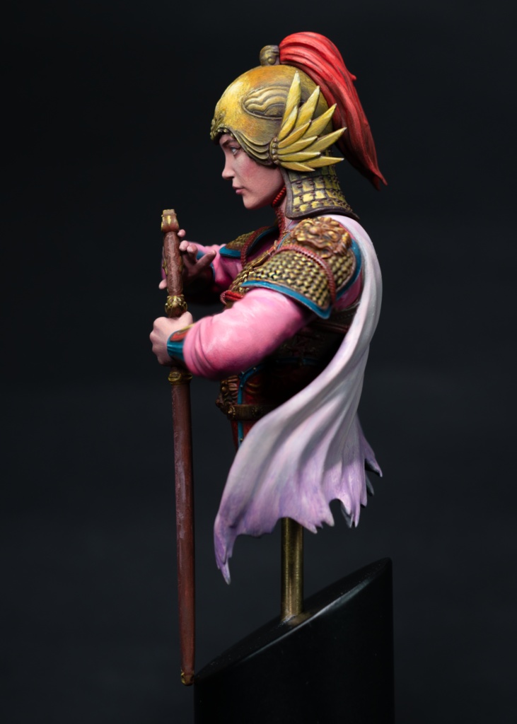 1/10 女武将胸像