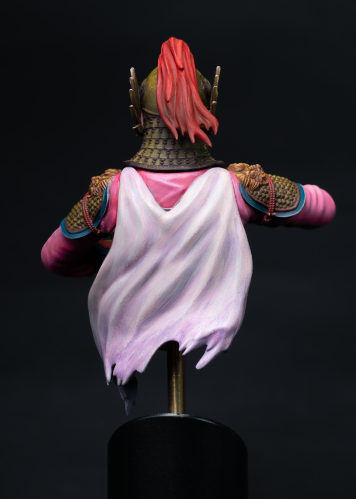 1/10 女武将胸像