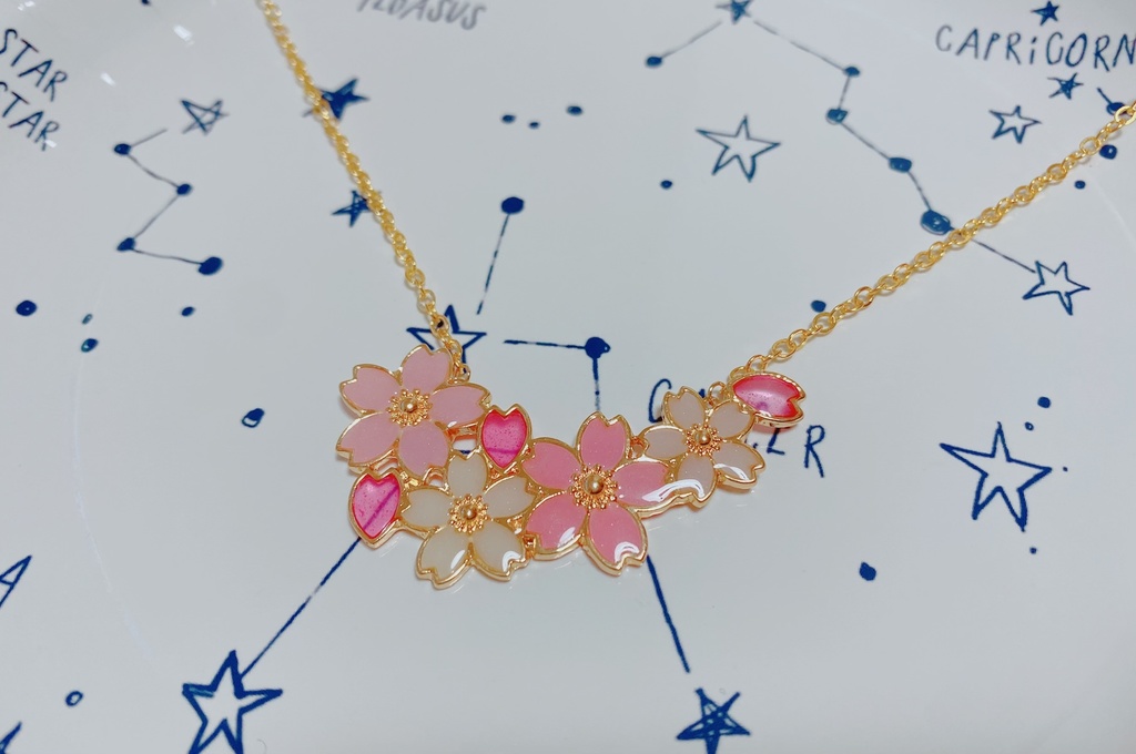 桜のネックレス