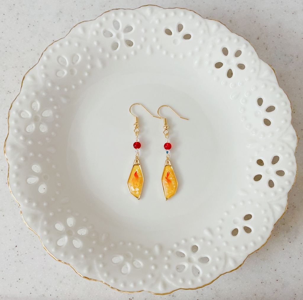 ヤン・シャオロンの耳飾り