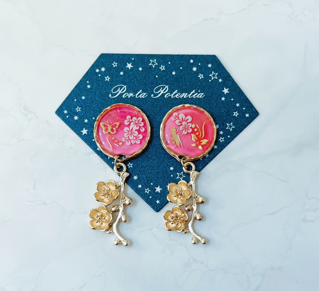 梅の花咲くピアス/イヤリング