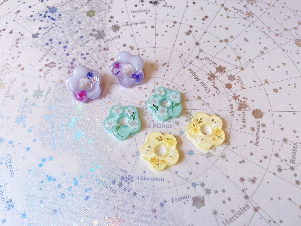 黄色のお花のピアス