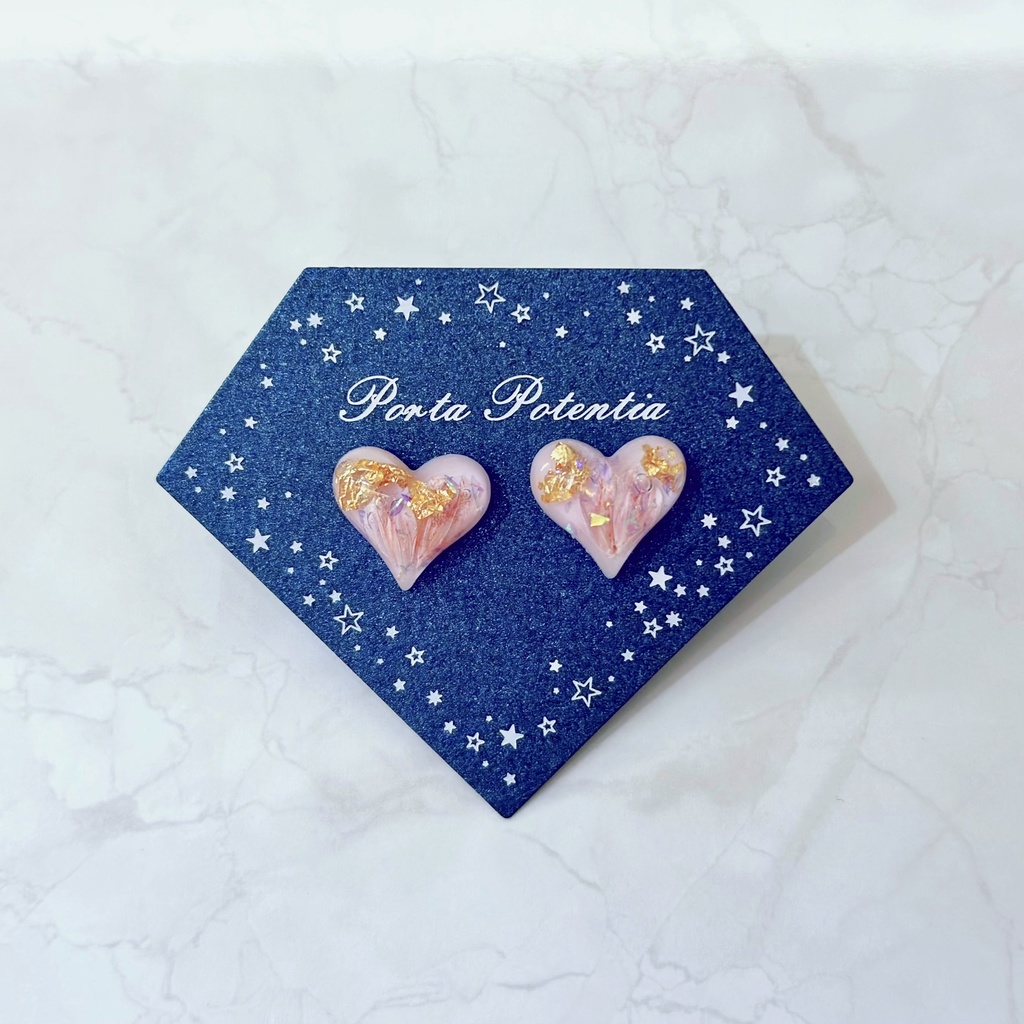 パステルピンクのハートピアス