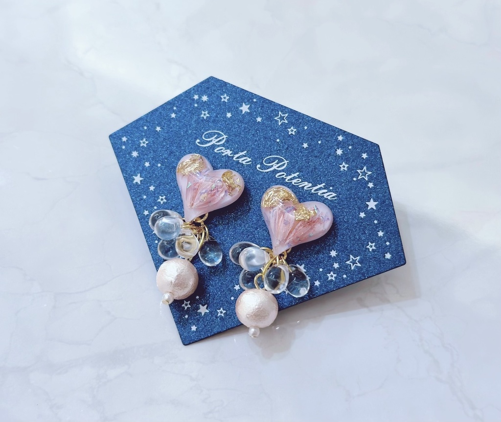 パステルピンクのハートピアス