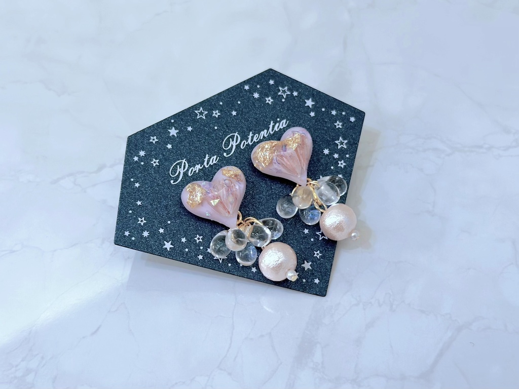 パステルピンクのハートピアス