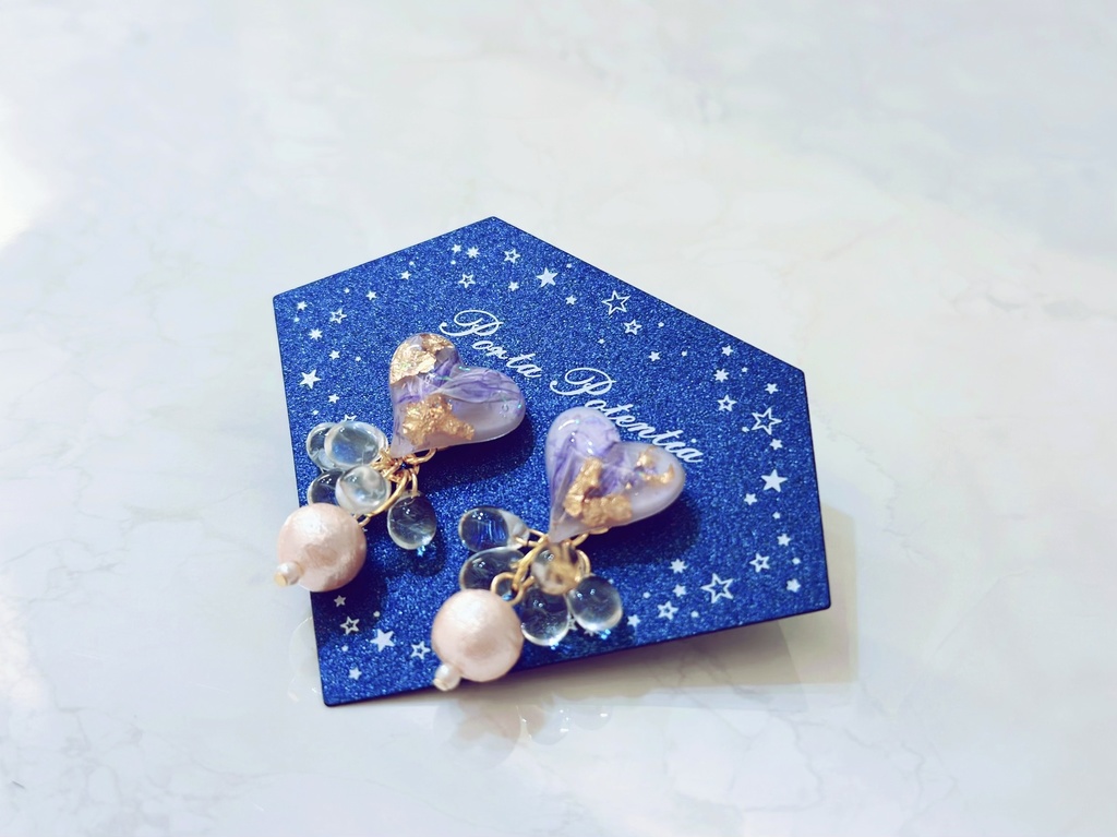 パステルパープルのハートピアス