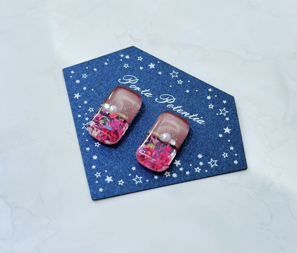 1粒チョコレートの耳飾り