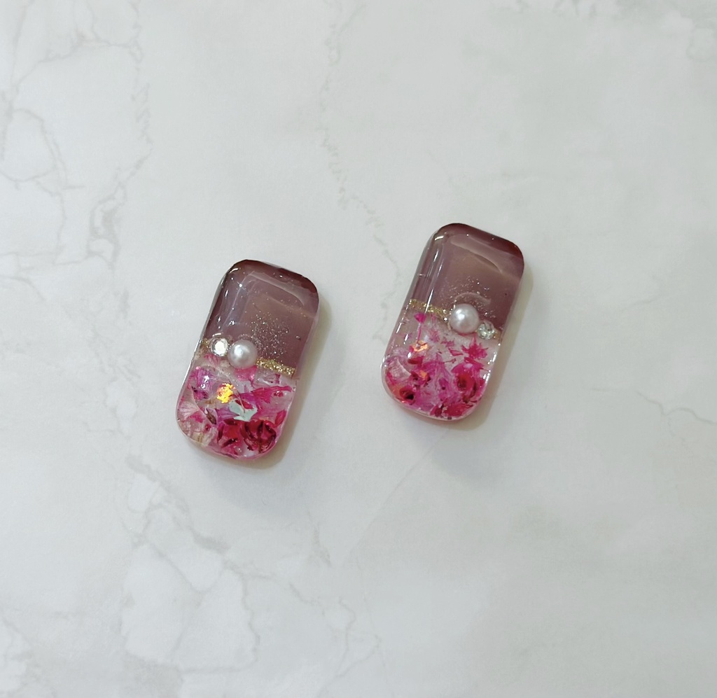 1粒チョコレートの耳飾り