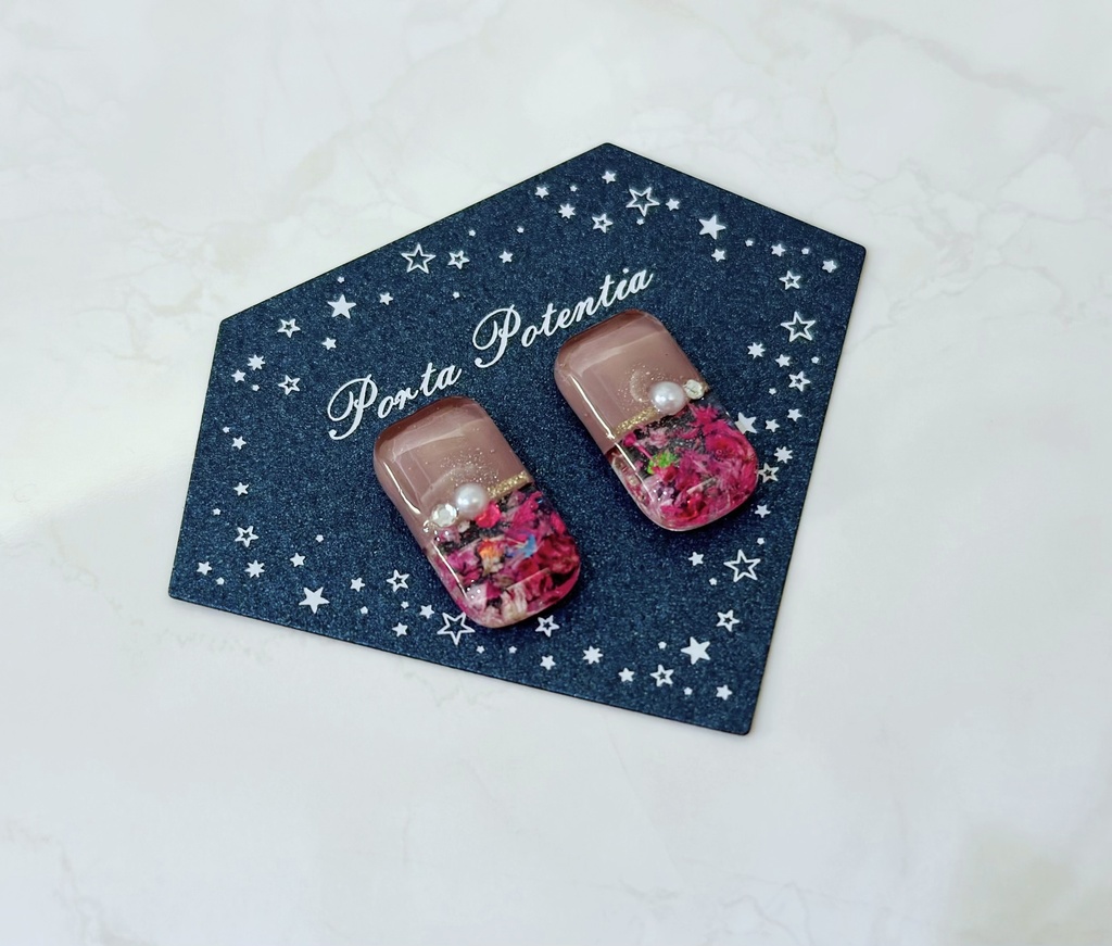 1粒チョコレートの耳飾り