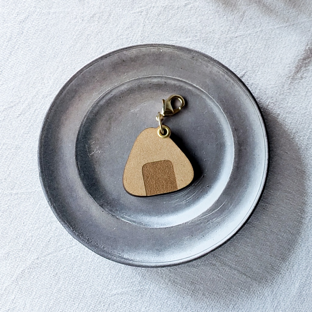 【ぬいのためのお守り】迷子札・おにぎり【スライド式】