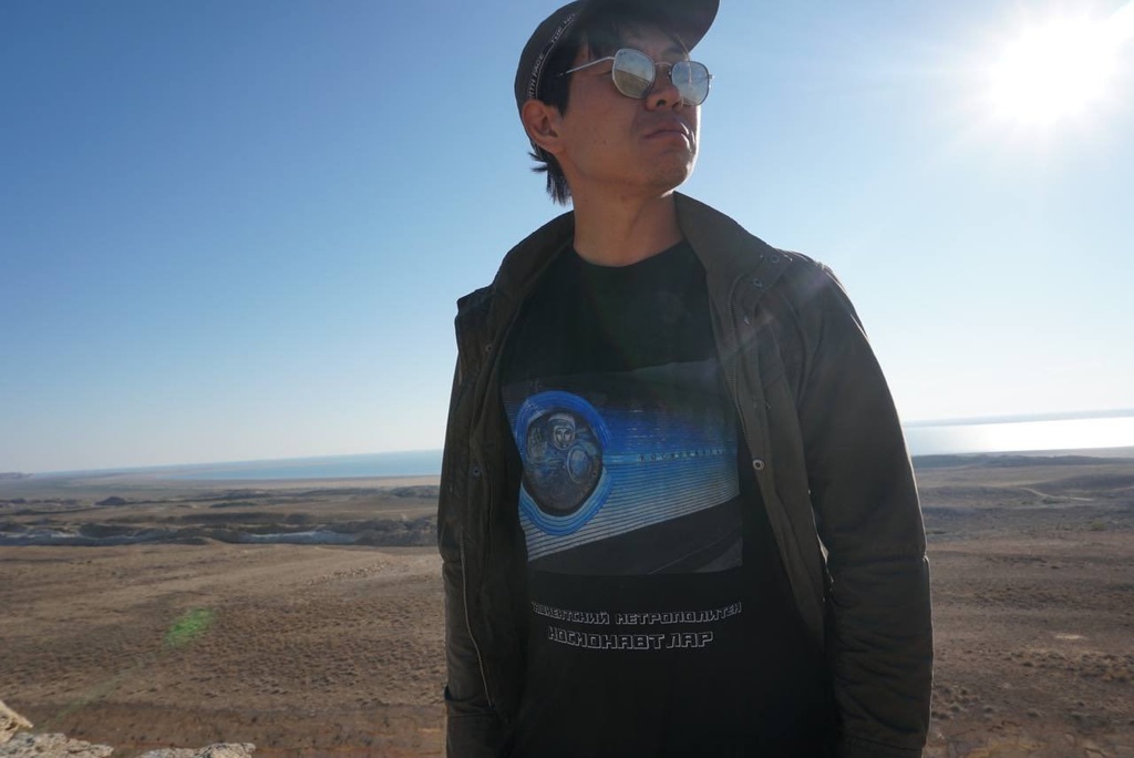 タシケント地下鉄コスモナウトラル駅 半袖Tシャツ 黒・グレー