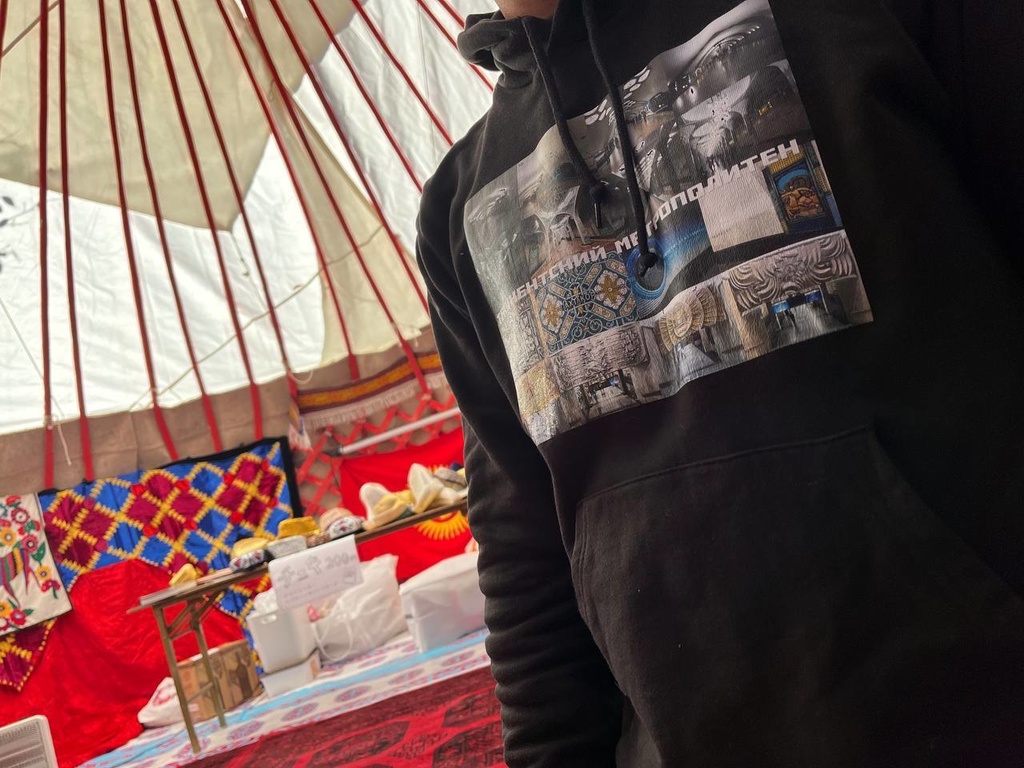 タシケント地下鉄駅盛り合わせ パーカー 白・黒・グレー