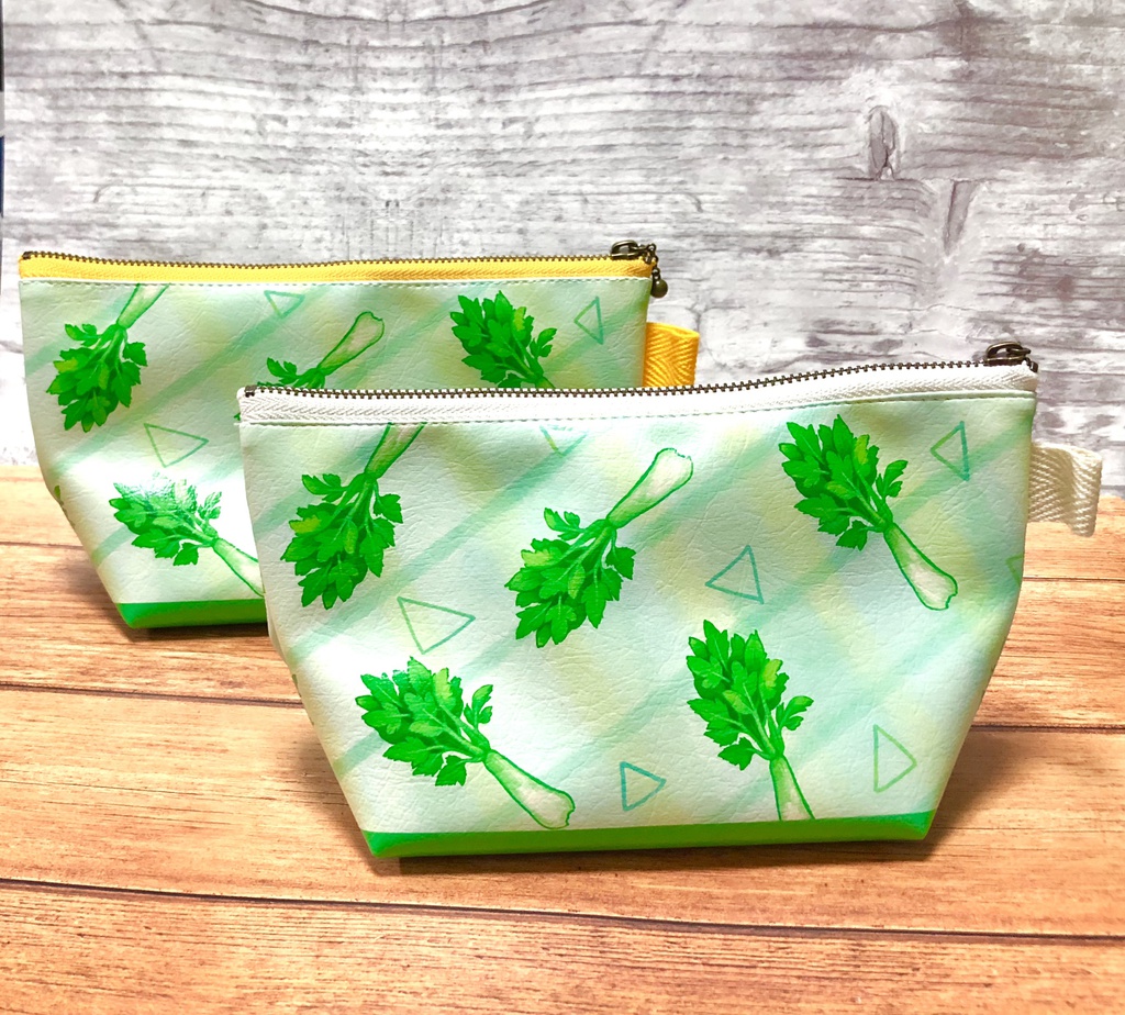 とおるくんのセロリポーチ(アクリルストラップ付き)