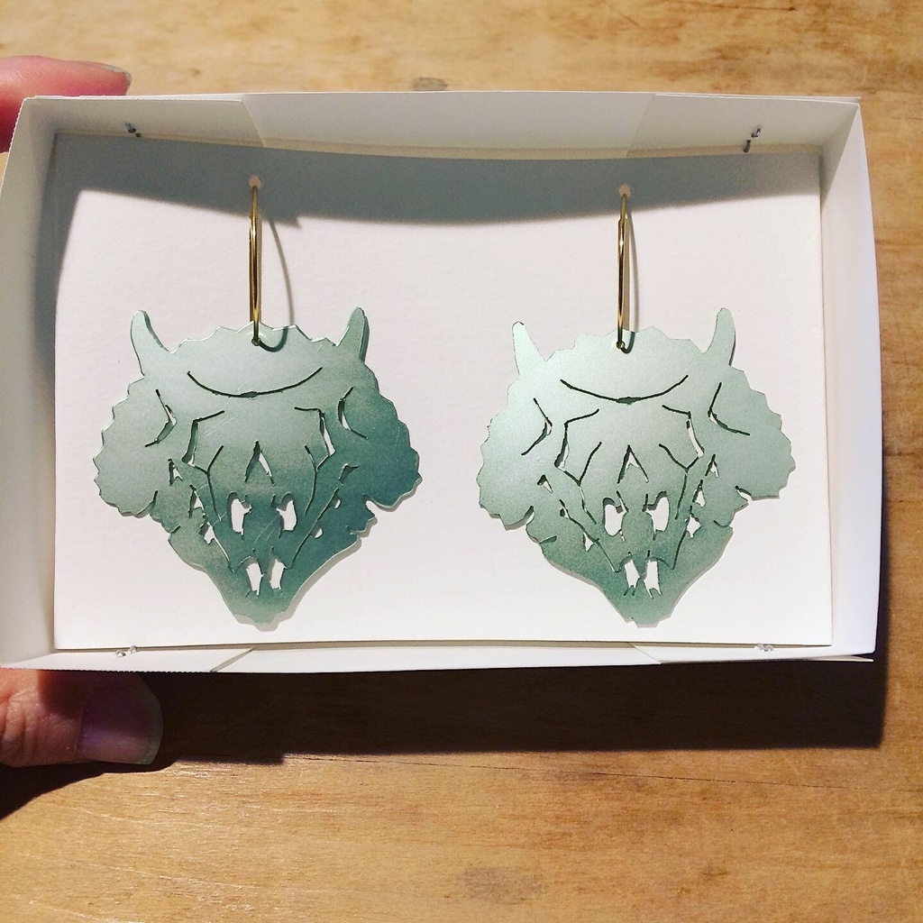 恐竜フープピアス