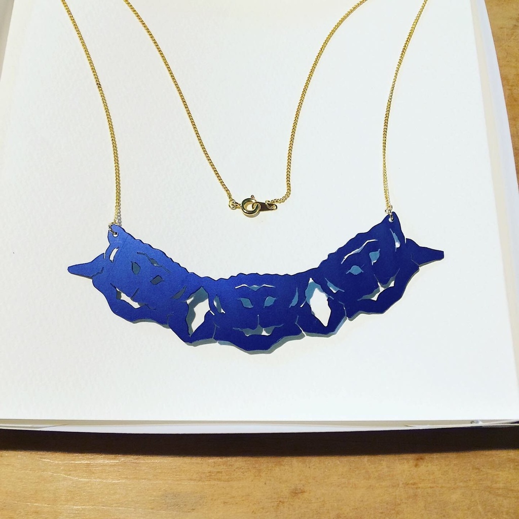 恐竜ペンダント