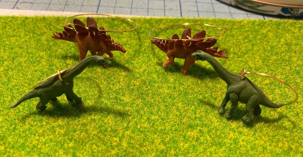 ブラキオサウルス ピアス