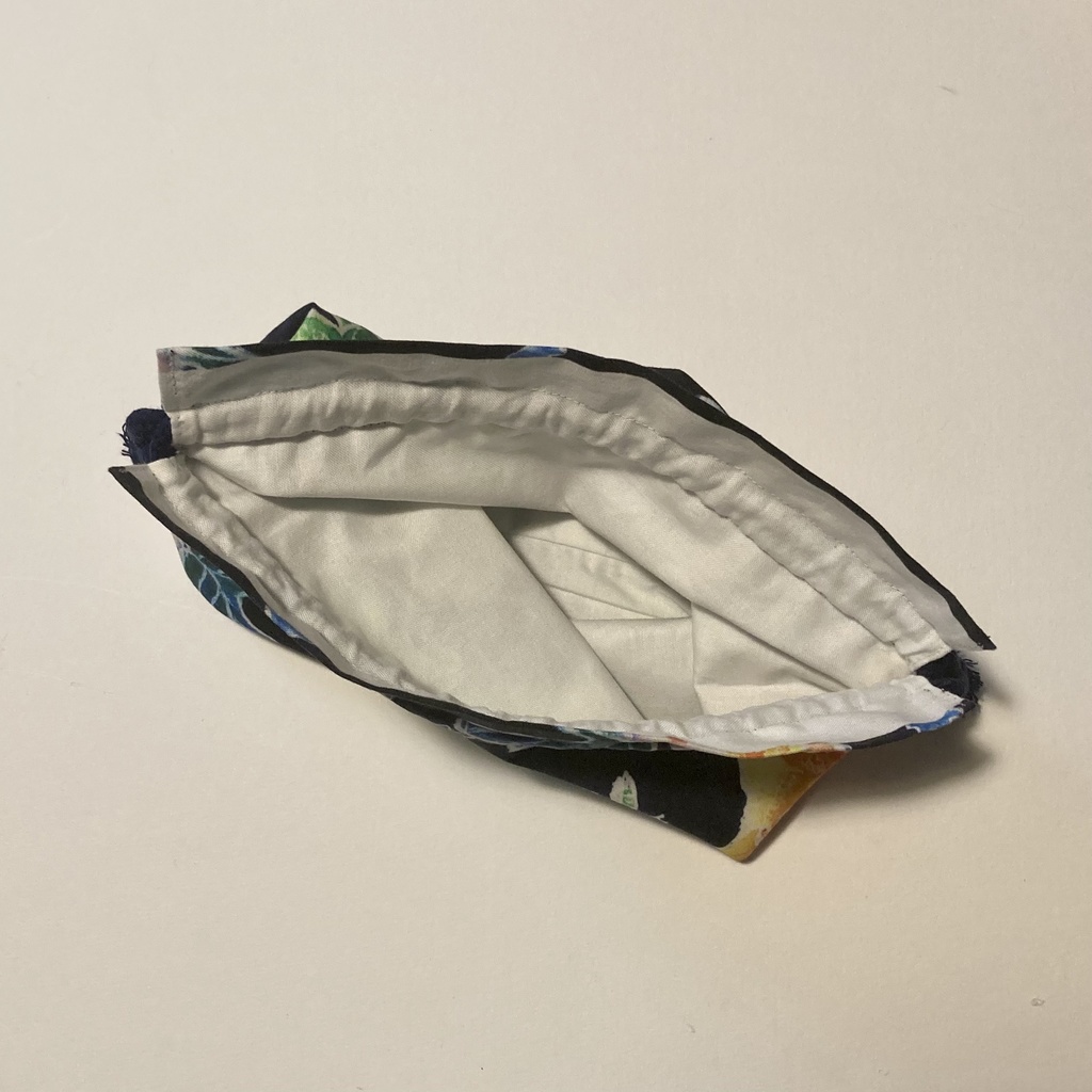 ろうけつ染め風恐竜生地グッズ