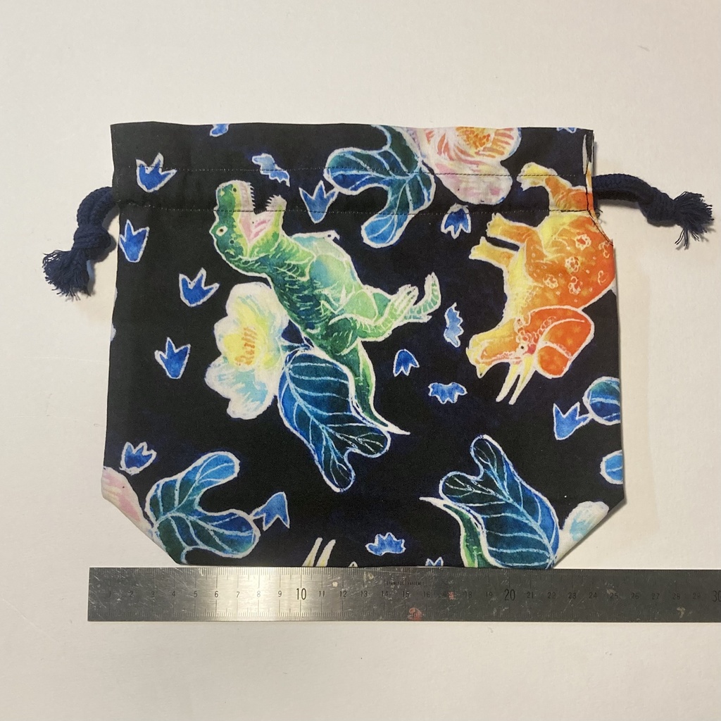 ろうけつ染め風恐竜生地グッズ