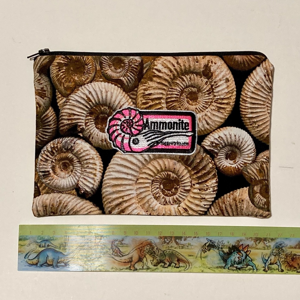 アンモナイトフラットポーチ