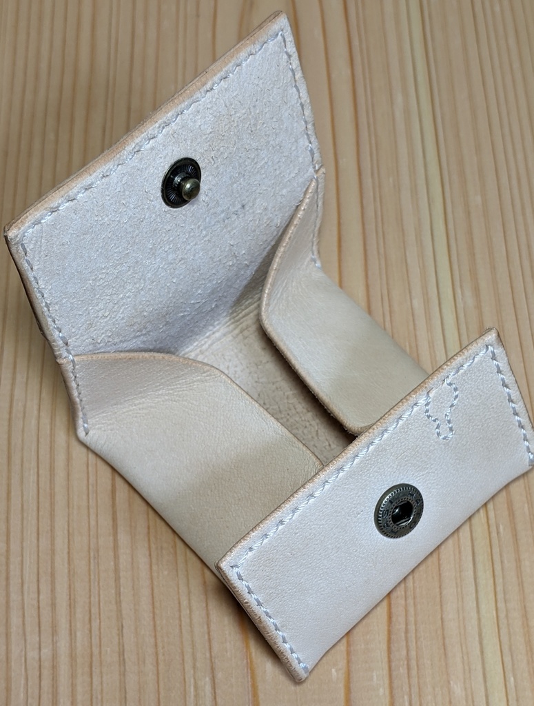 【非公式】推しの押し印入り本革コインケース(角巻わため)