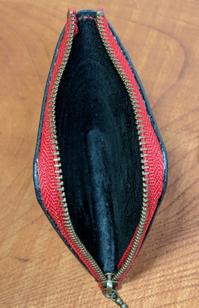 【非公式】推しの押し印入り本革ミニポーチ(大神ミオ)