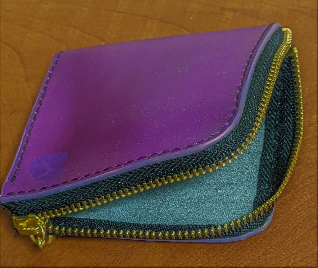 【非公式】推しの押し印入り本革ミニポーチ(猫又おかゆ)