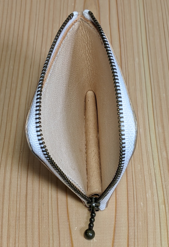 【非公式】推しの押し印入り本革ミニポーチ(角巻わため)