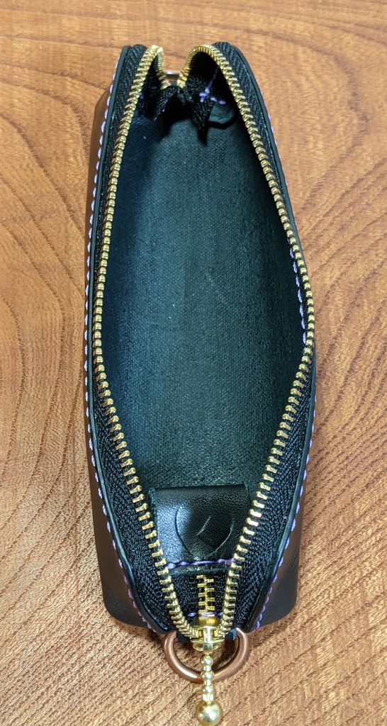 【非公式】推しの押し印入り本革ミニペンケース(猫又おかゆ)