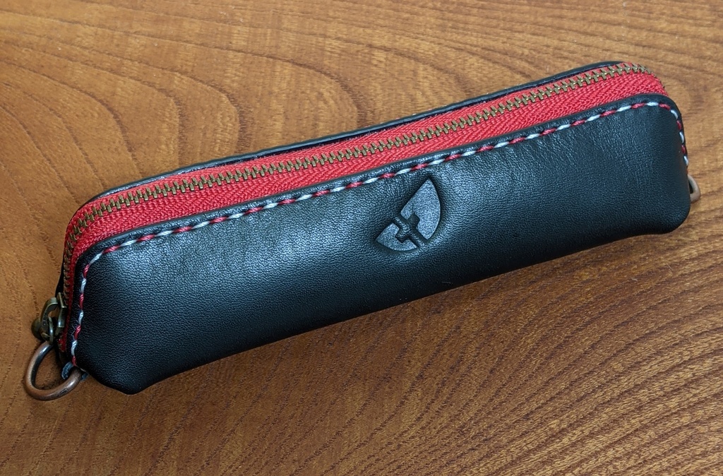 【非公式】推しの押し印入り本革ミニペンケース(大神ミオ)