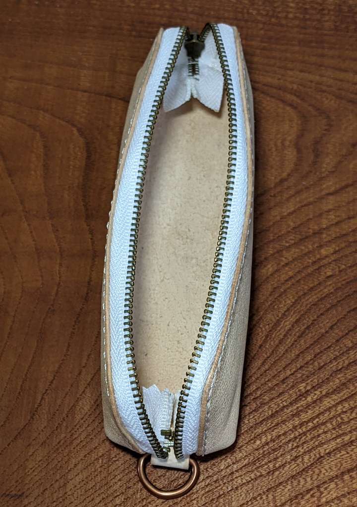 【非公式】推しの押し印入り本革ミニペンケース(角巻わため)