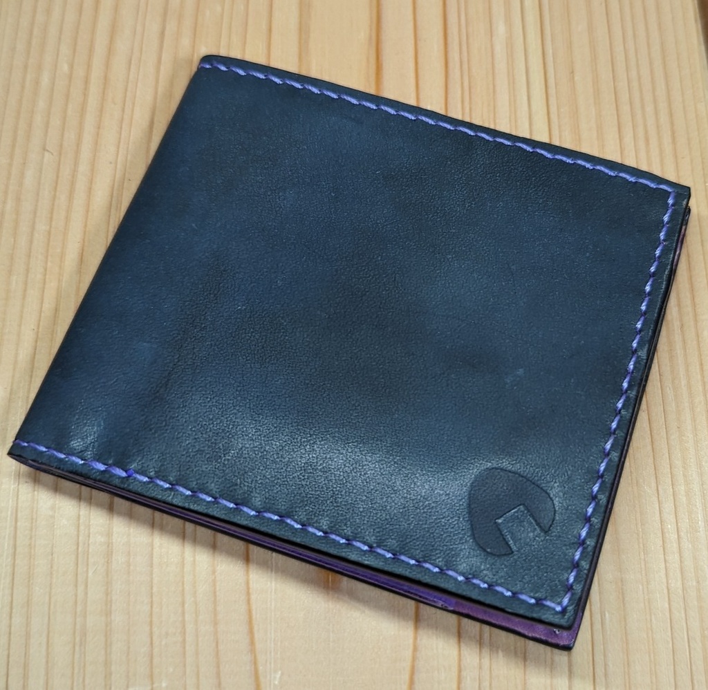 【非公式】推しの押し印入り本革二つ折り財布(猫又おかゆ)