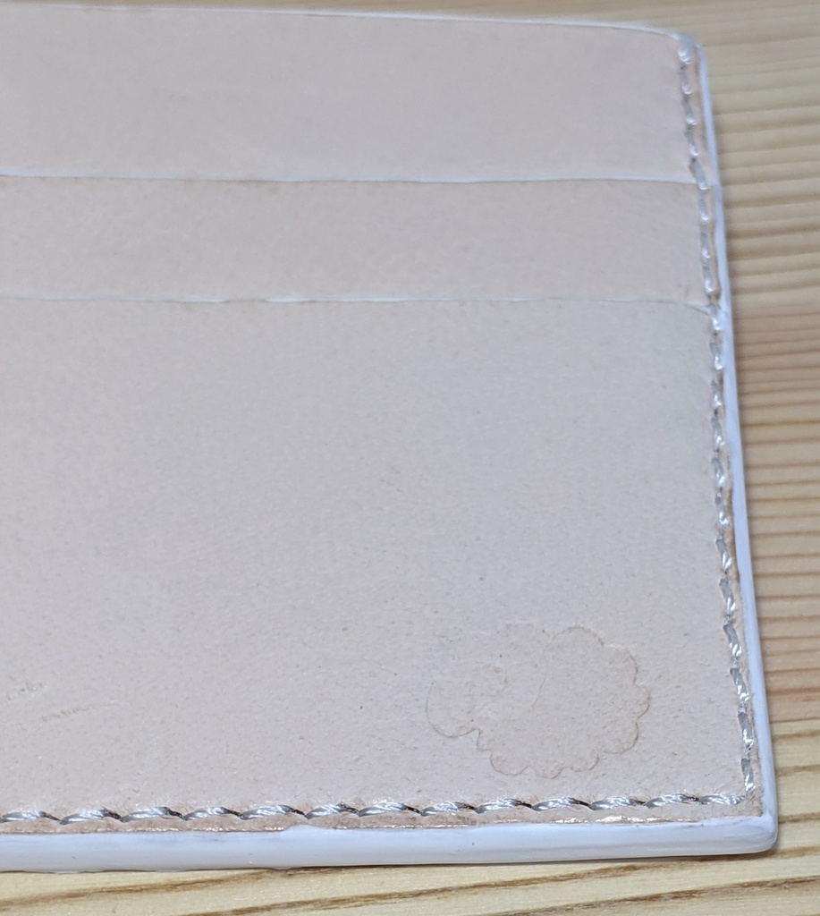 【非公式】推しの押し印入り本革二つ折り財布(角巻わため)