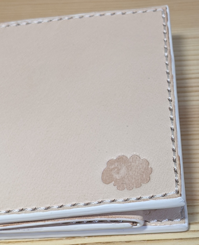 【非公式】推しの押し印入り本革二つ折り財布(角巻わため)