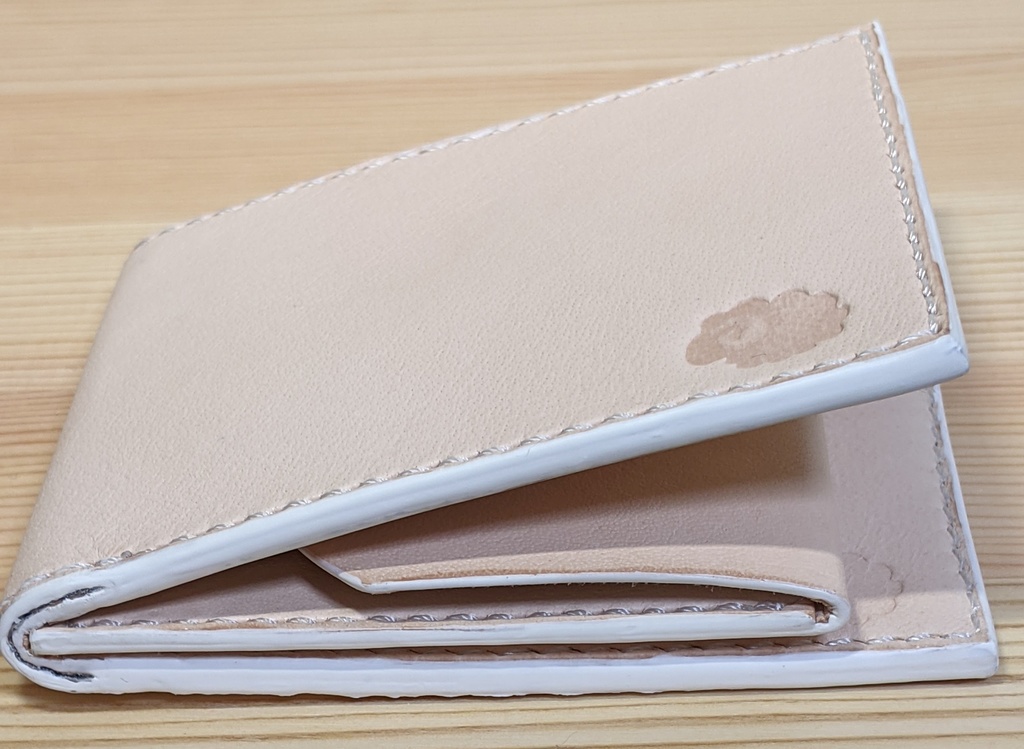 【非公式】推しの押し印入り本革二つ折り財布(角巻わため)